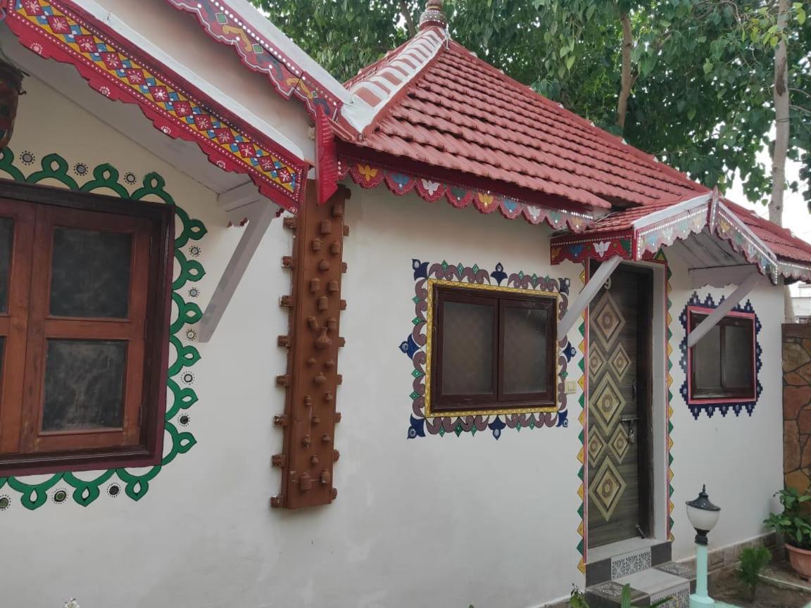 Shyam Home Stay Bhuj Zewnętrze zdjęcie